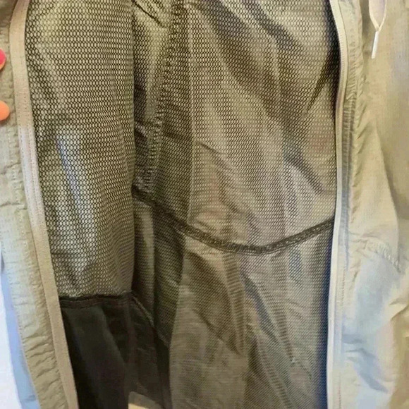 MOUNTAIN HARDWARE Women’s Lightweight Jacket - Picture 8 of 8